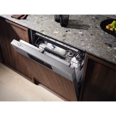 700 Serisi GlassCare XXL8 Programlı Inverter Yarı Ankastre Bulaşık Makinesi